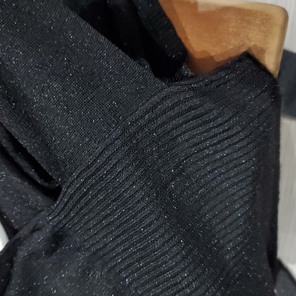 BLACK BLOUSE - Picture 8 of 9